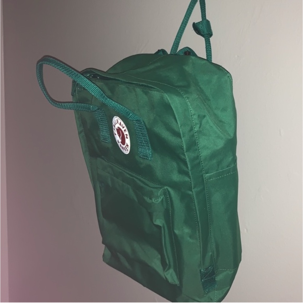 GREEN fjallraven kanken